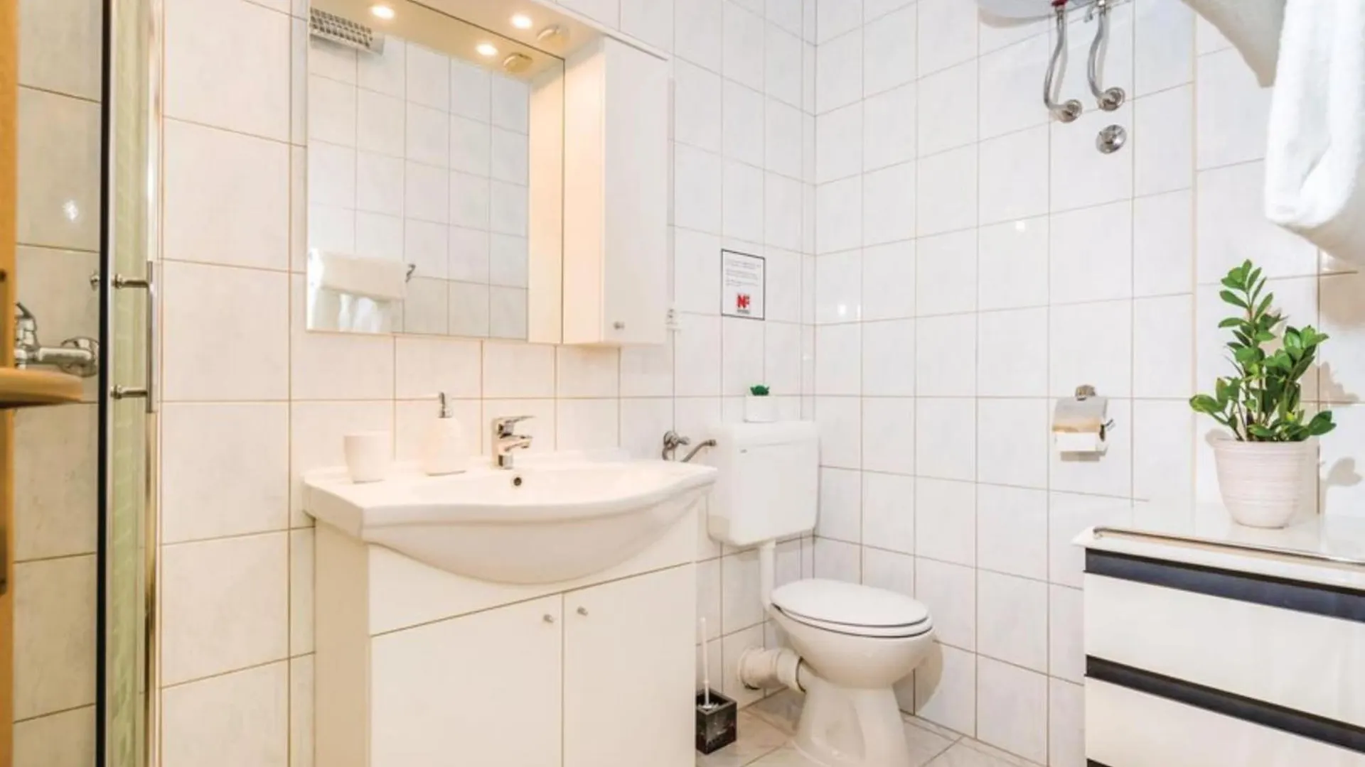 Holiday Home Villa Ksenija - Six Bedroom Holiday Home With Pool Debeljak