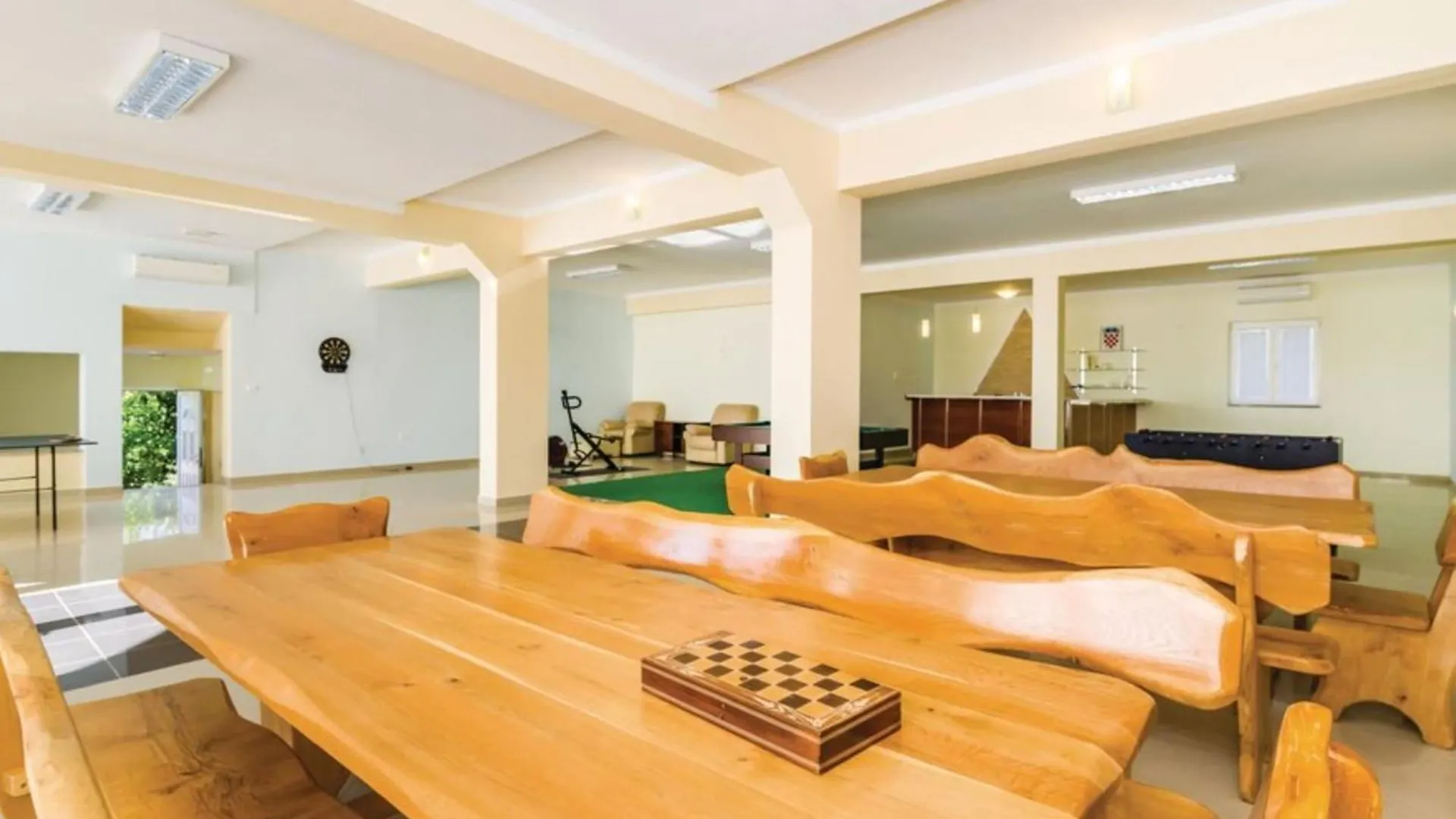 Holiday Home Villa Ksenija - Six Bedroom Holiday Home With Pool Debeljak